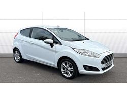 White Used 2015 Ford Fiesta Zetec Hatchback | £6,921 (Fair price)