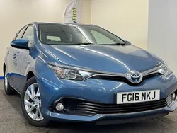 Blue Used 2016 Toyota Auris Hybrid Business Edition Hatchback | £8,495 (Good price)