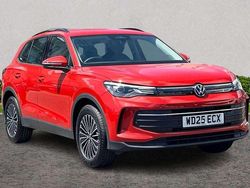 Red Used 2025 VW Tiguan Life SUV | £32,102 (Expensive)