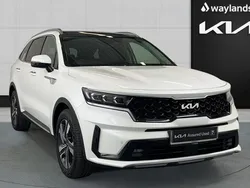White Used 2023 Kia Sorento Vision SUV | £39,998 (Fair price)