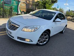 White Used 2010 Vauxhall Insignia Hatchback | £1,500 (Fair price)