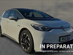 Glacier white metallic black Used 2021 VW ID.3 Pro Performance Hatchback | £14,719 (Fair price)