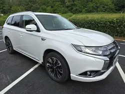 White Used 2016 Mitsubishi Outlander P-HEV SUV | £9,888 (Fair price)