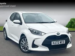 Pure white Used 2022 Toyota Yaris Hybrid | £15,047 (Super price)