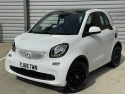 White Used 2016 Smart ForTwo Coupé Coupe | £4,490 (A bit pricey)