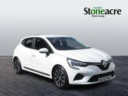 White Used 2022 Renault Clio V Iconic Hatchback | £13,500 (Fair price)