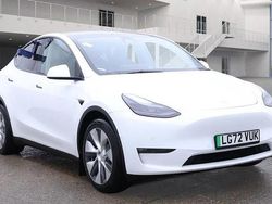 White Used 2022 Tesla Model Y SUV | £19,999 (Fair price)