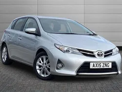 Silver Used 2015 Toyota Auris Hatchback | £7,550 (Fair price)