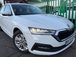 White Used 2020 Skoda Octavia SE Technology Estate | £9,495 (Super price)