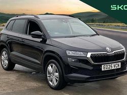 Black Used 2025 Skoda Karoq SE SUV | £24,387 (Fair price)