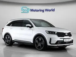 White Used 2021 Kia Sorento 4 SUV | £28,000 (Fair price)