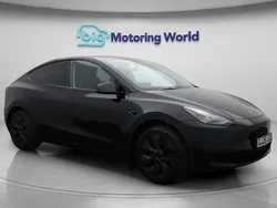 Black Used 2025 Tesla Model Y Long Range SUV | £37,000 (A bit pricey)