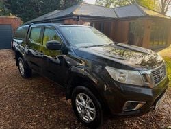 Black Used 2021 Nissan Navara Acenta Pickup | £11,395 (Fair price)
