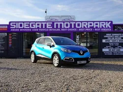 Blue and cream Used 2013 Renault Captur Dynamique SUV | £5,125 (Fair price)