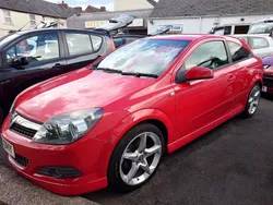 Red Used 2008 Vauxhall Astra Sport Hatchback | £2,995 (Fair price)