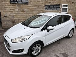 White Used 2014 Ford Fiesta Zetec Hatchback | £3,495 (Good price)