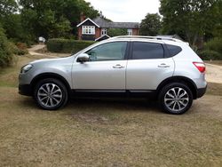 Silver metallic Used 2013 Nissan Qashqai Tekna SUV | £5,250 (Expensive)