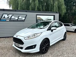 White Used 2015 Ford Fiesta Titanium Hatchback | £4,695 (Fair price)