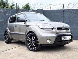 Silver Used 2011 Kia Soul 2 SUV | £2,495 (Fair price)