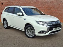 White Used 2021 Mitsubishi Outlander P-HEV Estate | £11,495 (Fair price)