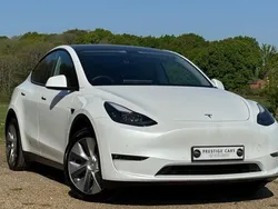 White Used 2022 Tesla Model Y Long Range SUV | £27,453 (Good price)