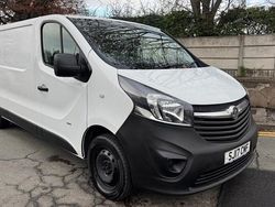White Used 2017 Vauxhall Vivaro S Van | £4,995 (Good price)