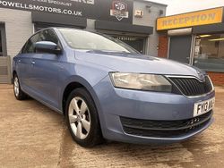 Blue Used 2013 Skoda Rapid SE Hatchback | £2,995 (Fair price)