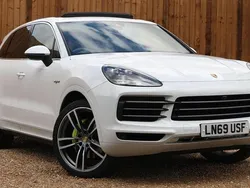 White Used 2019 Porsche Cayenne SUV | £44,000 (Fair price)