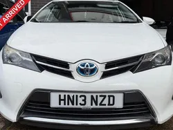 Used 2014 Toyota Auris Hybrid Hatchback | £7,695 (Good price)