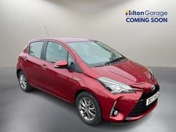 Red Used 2017 Toyota Yaris Hybrid Hatchback | £10,950 (Fair price)