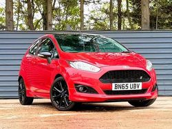 Red Used 2015 Ford Fiesta Zetec Hatchback | £5,394 (Fair price)