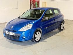 Blue Used 2010 Renault Clio II Extreme Hatchback | £1,295 (Good price)