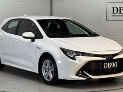 White Used 2022 Toyota Corolla Hatchback | £16,799 (Good price)
