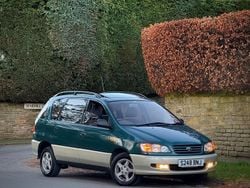Green Used 1999 Toyota Picnic MPV | £1,999
