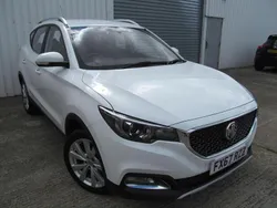 White Used 2017 MG ZS Excite Sedan | £9,995 (Fair price)