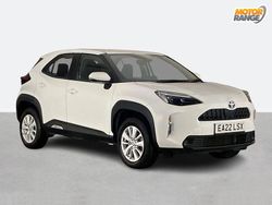 White Used 2022 Toyota Yaris Hybrid Hatchback | £17,895 (Fair price)