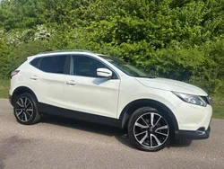 White Used 2016 Nissan Qashqai Tekna SUV | £10,295 (Fair price)