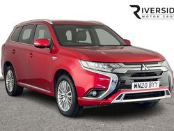 Rally red Used 2020 Mitsubishi Outlander P-HEV Estate | £14,990 (Fair price)