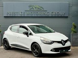 White Used 2016 Renault Clio IV Play Hatchback | £4,799 (Super price)