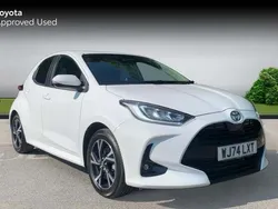 Pure white Used 2024 Toyota Yaris Hybrid Design Hatchback | £19,490 (Fair price)