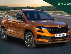 Phoenix orange metallic Used 2022 Skoda Karoq SportLine SUV | £21,995 (Fair price)