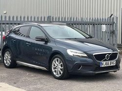Blue Used 2017 Volvo V40 CC Pro Estate | £8,495 (Fair price)