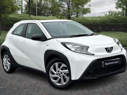 White New 2025 Toyota Aygo X PURE SUV | £14,901