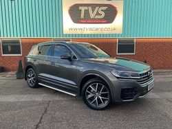 Grey Used 2019 VW Touareg R-line SUV | £26,984 (Fair price)