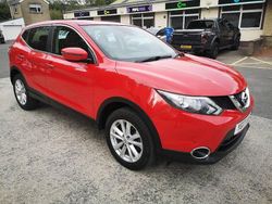 Red Used 2017 Nissan Qashqai Acenta SUV | £6,995 (Good price)