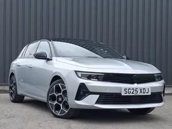 Two coat metallic crystal silver New 2025 Vauxhall Astra Ultimate Hatchback | £25,998 (Fair price)