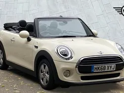 White Used 2018 Mini Cooper Classic Hatchback | £14,700 (Fair price)