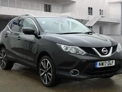 Black Used 2016 Nissan Qashqai Tekna SUV | £8,988 (Fair price)