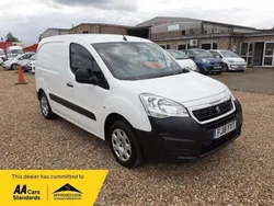 White Used 2018 Peugeot Partner MPV | £5,295 (Good price)