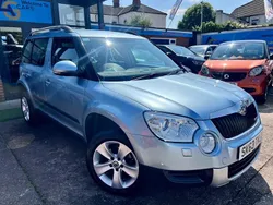 Blue Used 2013 Skoda Yeti GreenLine SUV | £6,180 (Fair price)